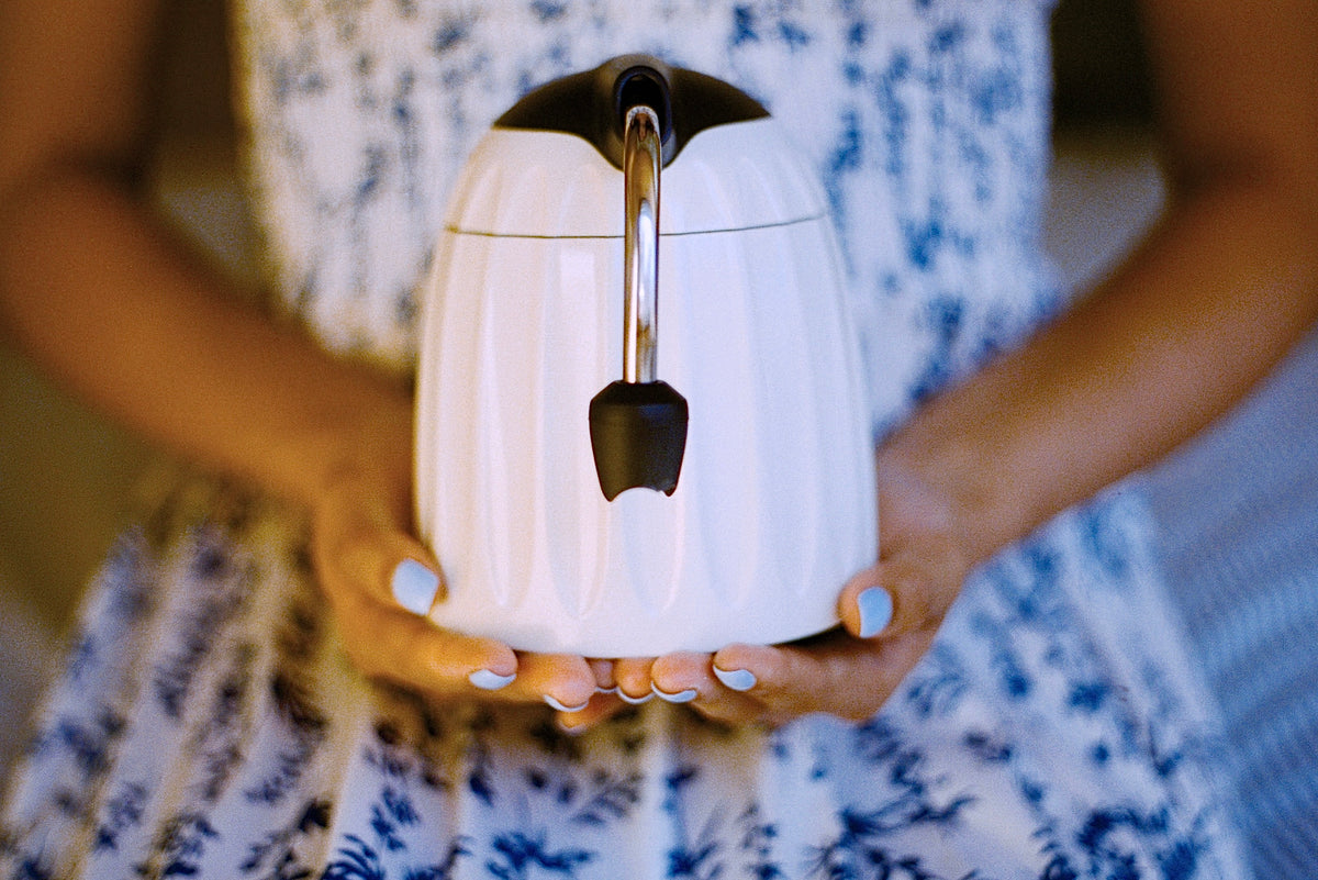 Mokapod personal electric moka maker by Purple Future